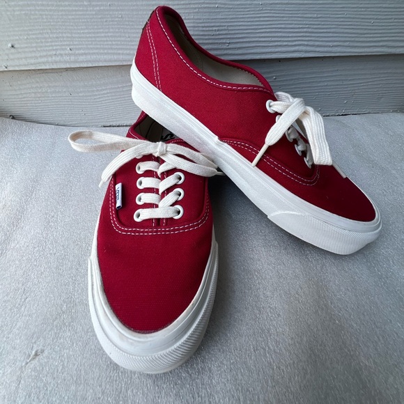 Vans Vault OG LX Chili Pepper Red Sz 8W and Red Sneakers with